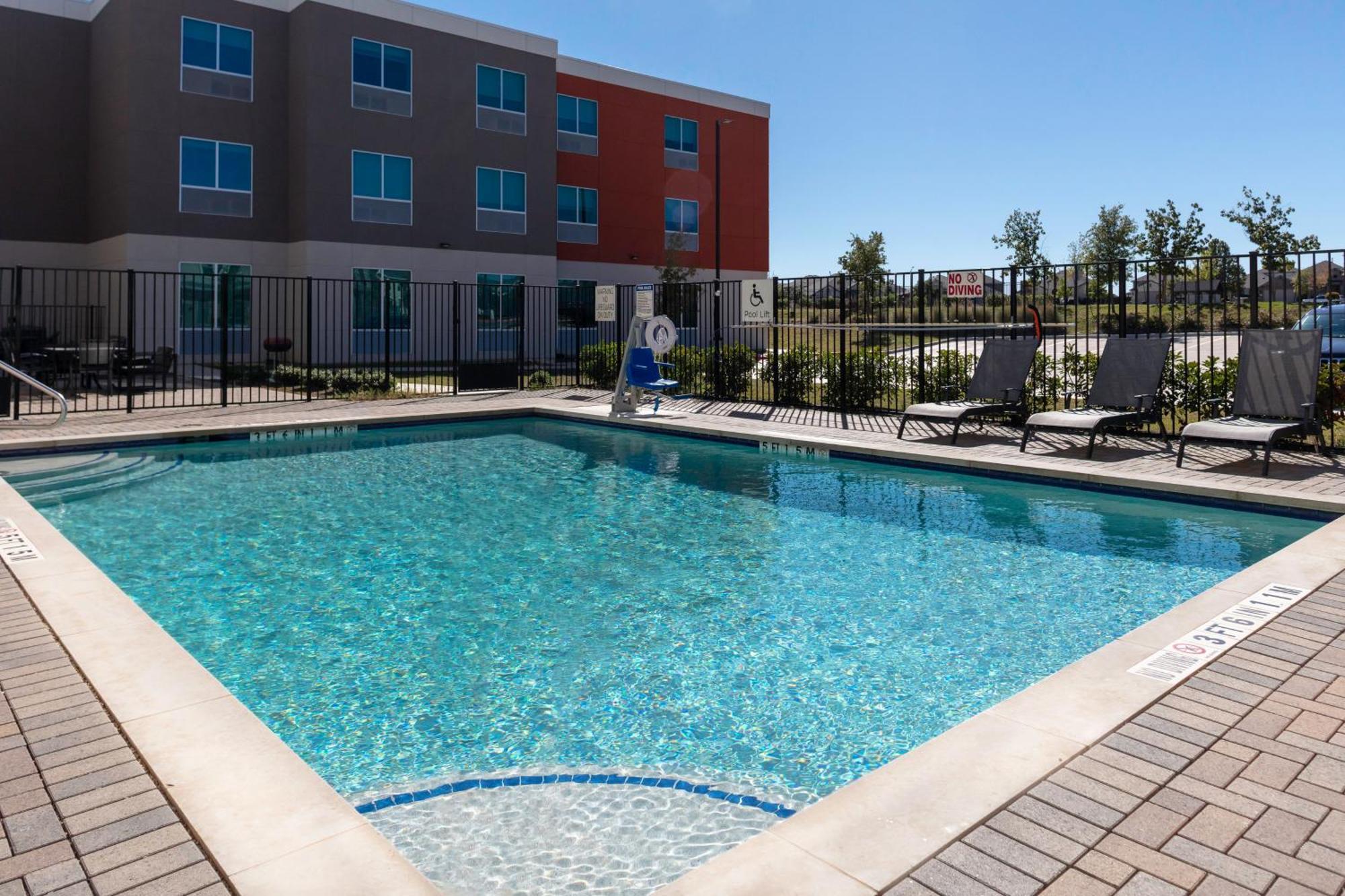 Holiday Inn Express & Suites Leander By Ihg Extérieur photo